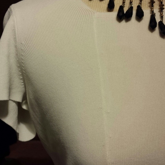 Ladies top - Picture 2 of 3