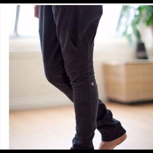 Lululemon Jodhpur Pant and power Y tank Bundle
