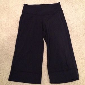 Lululemon clam digger crops size 2