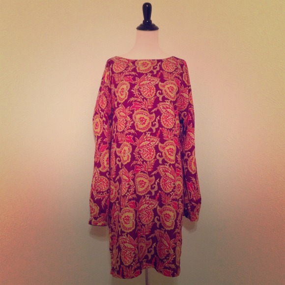 Gorgeous like new Loft size medium shift dress.