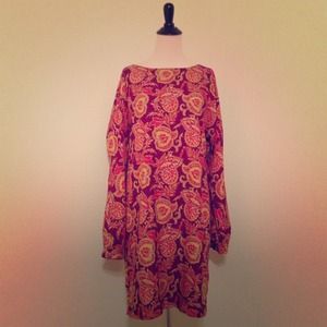 Gorgeous like new Loft size medium shift dress.