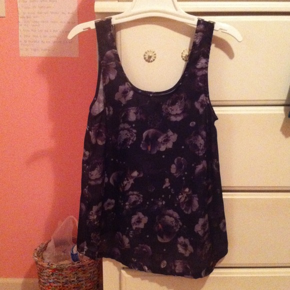H&M size 2 flowy tank with flowers - Picture 2 of 2