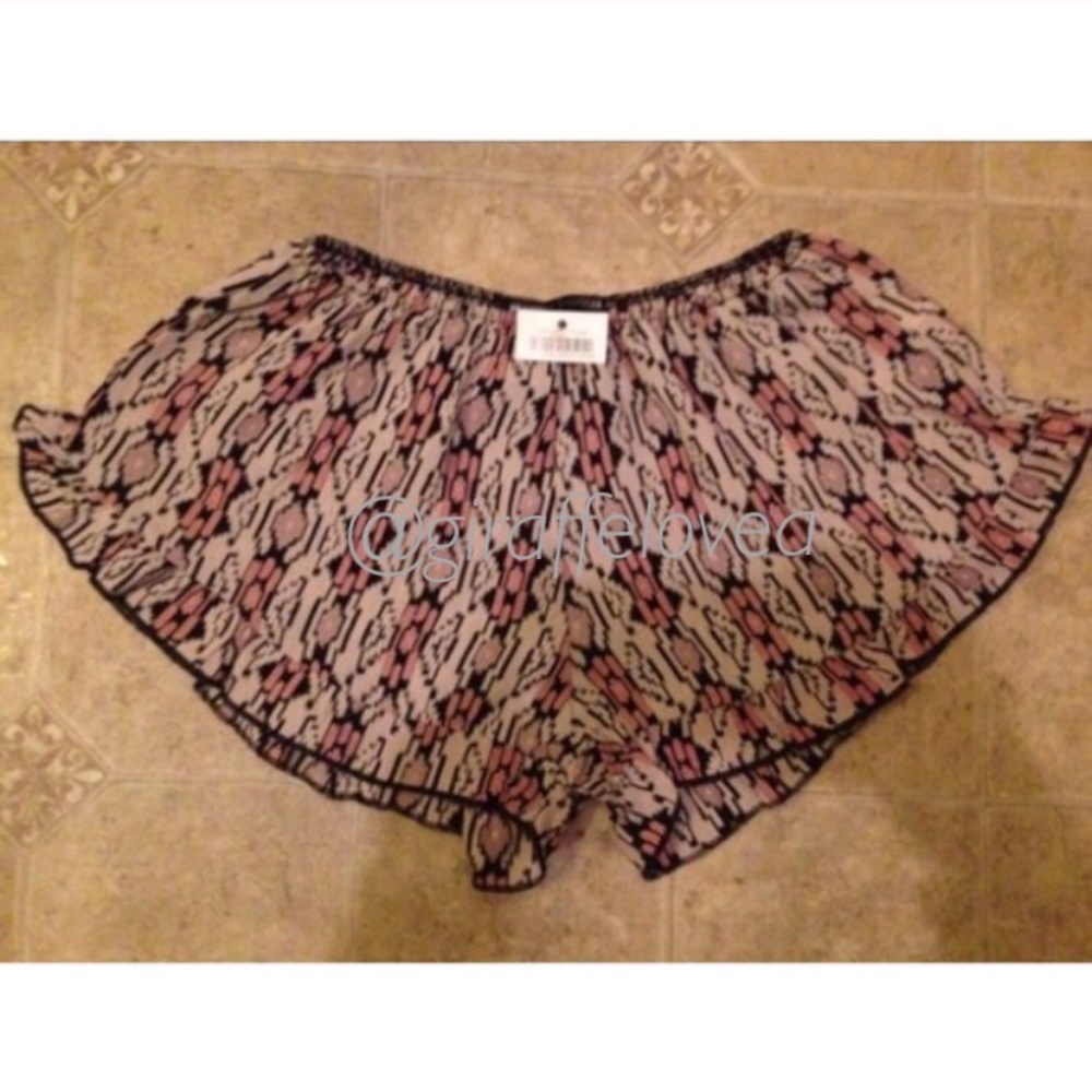 ✖️SOLD ON EBAY✖️NWT- Brandy Melville Vodi Shorts ♡