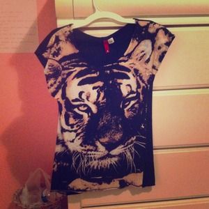 Super edgy and cool tiger tee