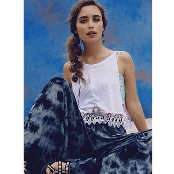 🚫SOLD!🚫 LF Crochet Tank in White - Picture 4 of 4