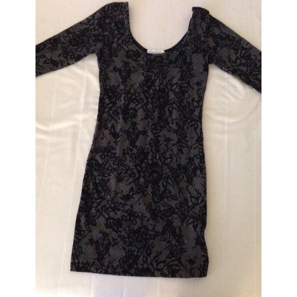 Long sleeve bodycon dress