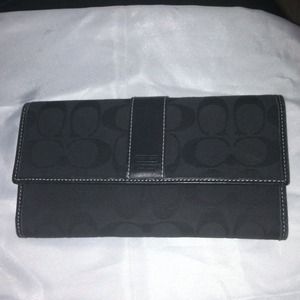 Black authentic coach wallet !!