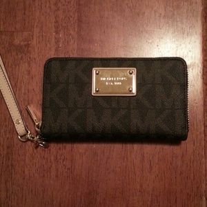 Michael kors wallet