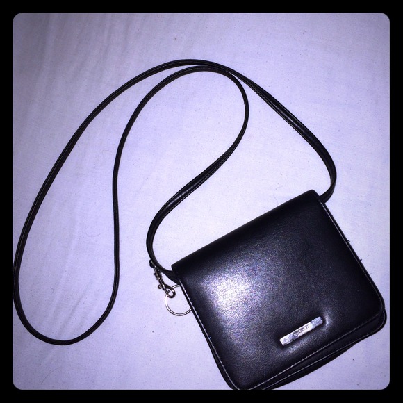 Black Nine West pullover hand bag 🎒 - Picture 1 of 4