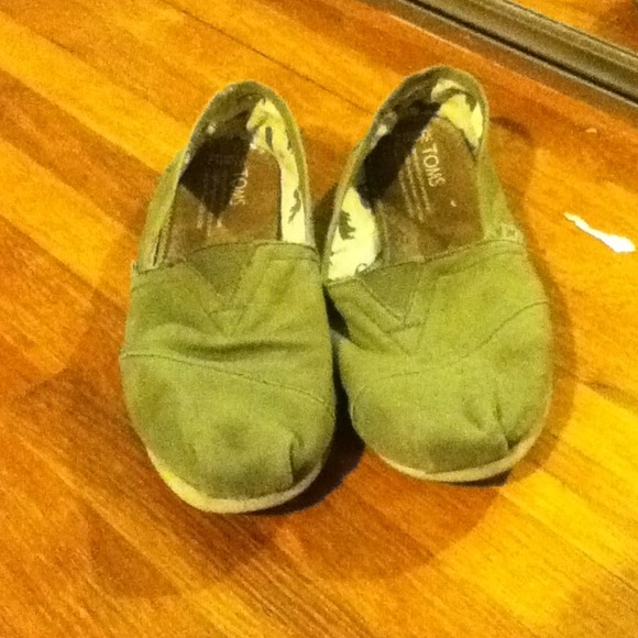 Olive Toms