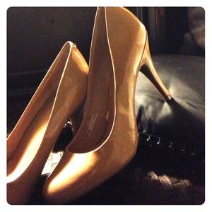 Nude shiny heals