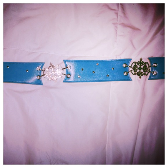 🚫SOLD🚫Stylish Blue Belt - Picture 2 of 2