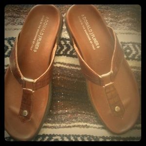 Donald J Pliner SANDALS