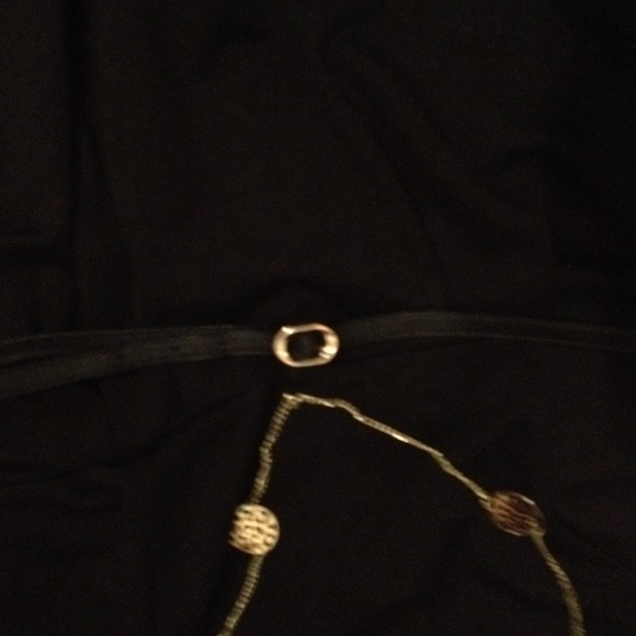 Simple black maternity dress with belt - Picture 2 of 4