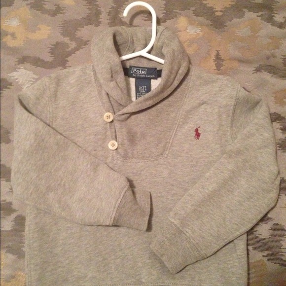 Sweater✨✨SOLD✨✨