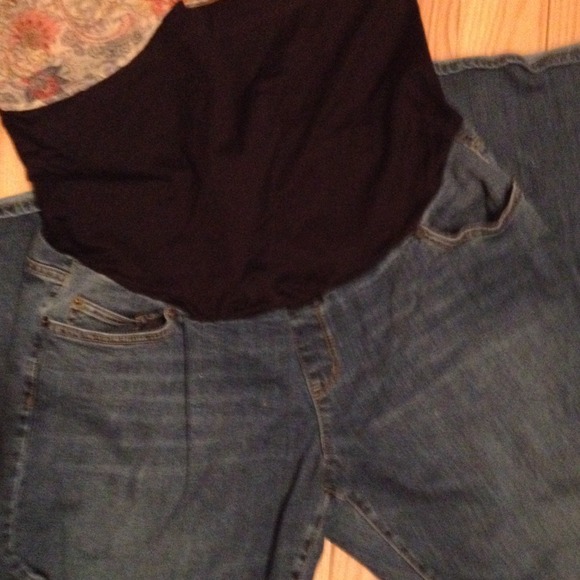 Nude with flowers see through maternity  blouse. - Picture 2 of 4