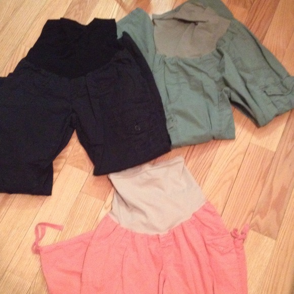 Three pairs of cargo pants - Picture 1 of 3