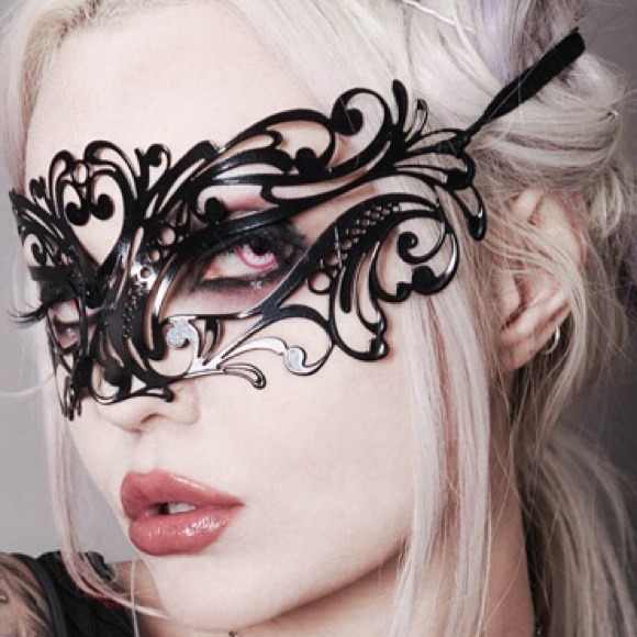 Metal Laser Cut Masquerade Venetian Eye Mask-Black