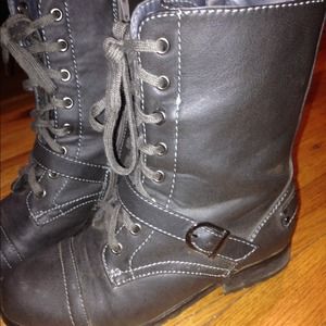 New charcoal gray combat boots !