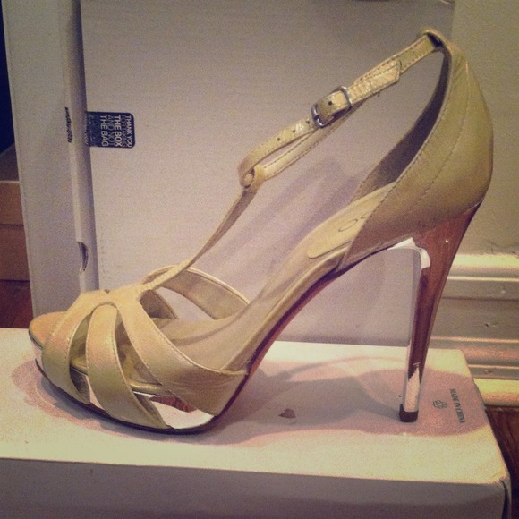 Metallic ivory ALDO heels