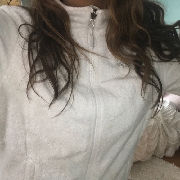 Women's White Fluffy North Face Jacket - Picture 6 of 8