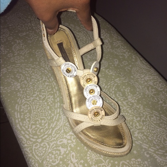 💯 Authentic Louis Vuitton Sandal