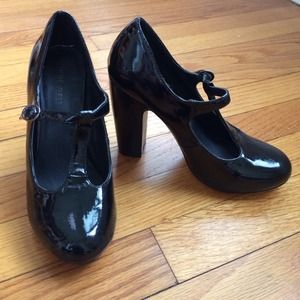 Nine West Black T-strap Heels