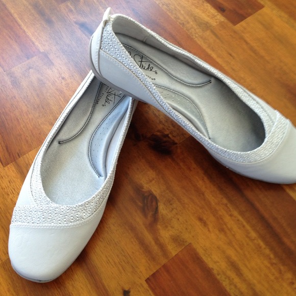 Gray & silver trim Life Stride flats