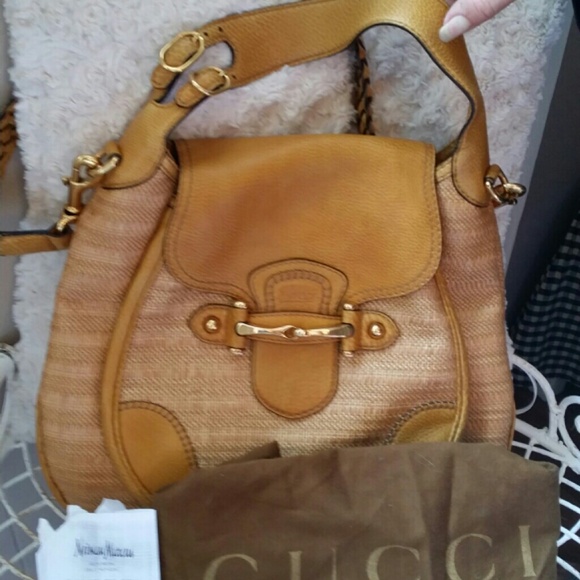 Gucci handbag authentic straw/ great for spring