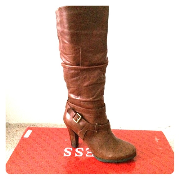 Guess boots, Farnelli