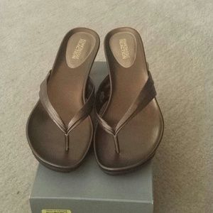 Kenneth Cole sandals