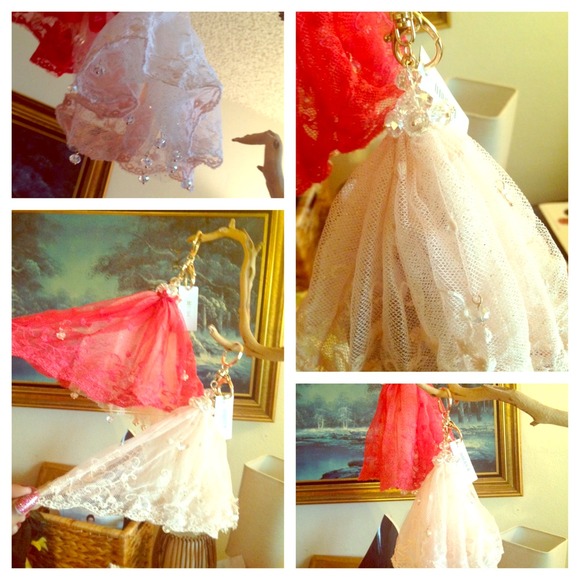 Tutu keychain🌺 with 👛beading