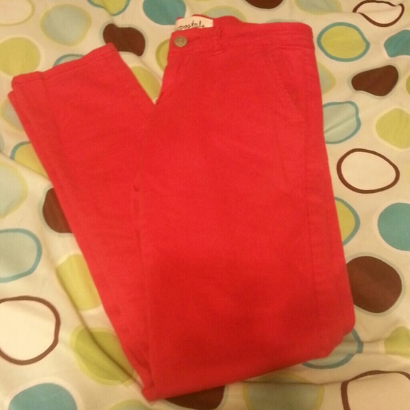 Red skinny jeans