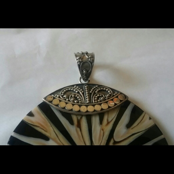 Artisan Craft Pendant - Picture 2 of 4