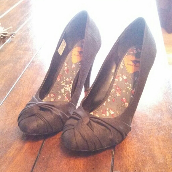 Black Rocket Dog heels - Picture 1 of 3