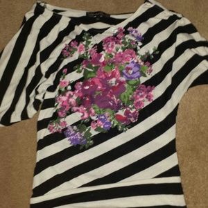 Black and white flower top