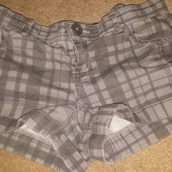 Miley brown shorts