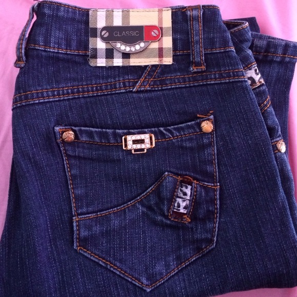 ⭐️MAKE AN OFFER⭐️ Authentic Burberry Jeans