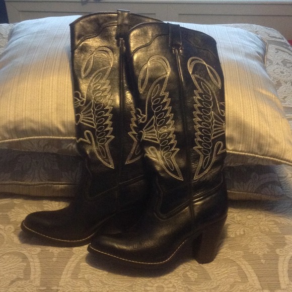 Gorgeous cowboy boots