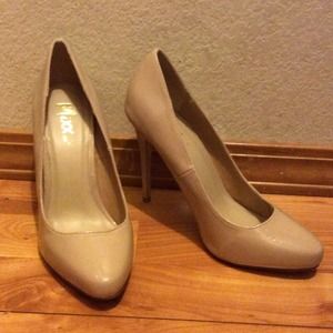 Mixx sexy cream heels! Amazing condition!
