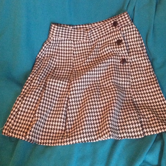 Black/white chevron mini skirt - Picture 1 of 2