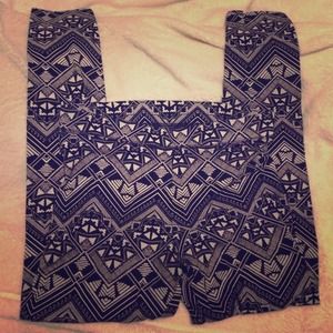 Tribal Print VS Leggings!