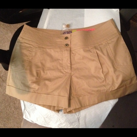 New  Tory Burch Size 6 Shorts