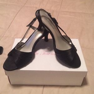 Lulu Townsend Mindy black strap kitten heels