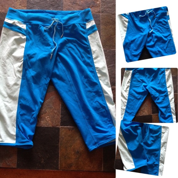 Lululemon Heat it up crop!!! Ladies size 10