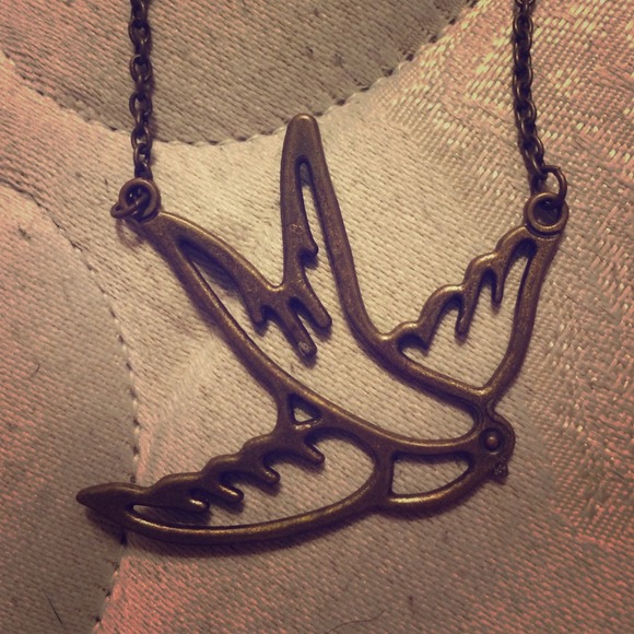 Bird necklace