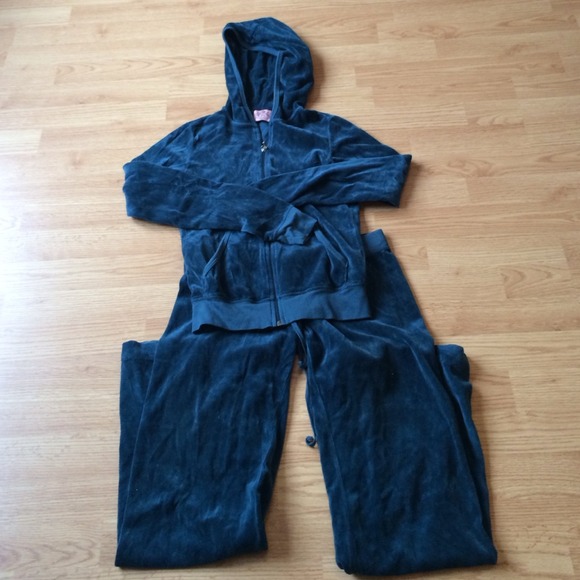 Authentic juicy couture velour set. Teal green