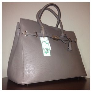 On hold**£💎🔱Taupe celebrity handbag 🆕💎🔱