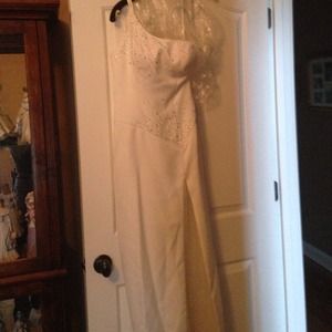 💕Gorgeous White One Shoulder Formal Dress💕