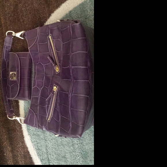 Dooney n Bourke